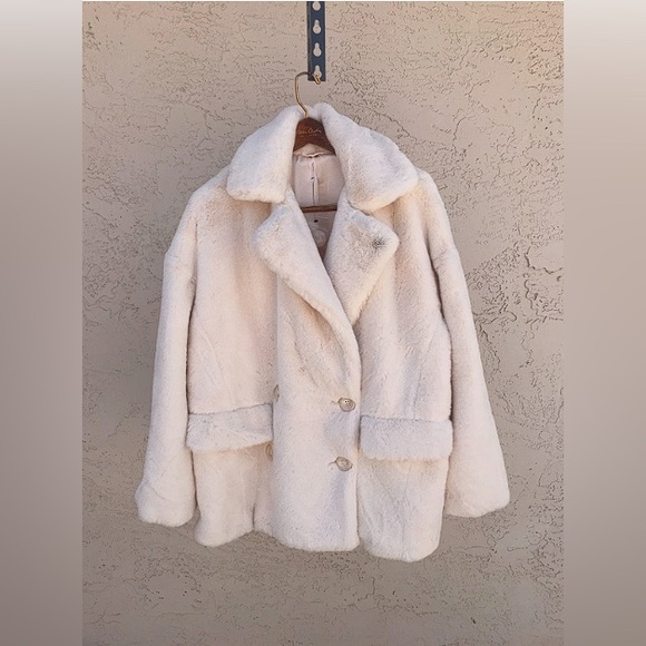 Free People Oversized Faux Fur Coat , White , Sz US S - Picture 1 of 5